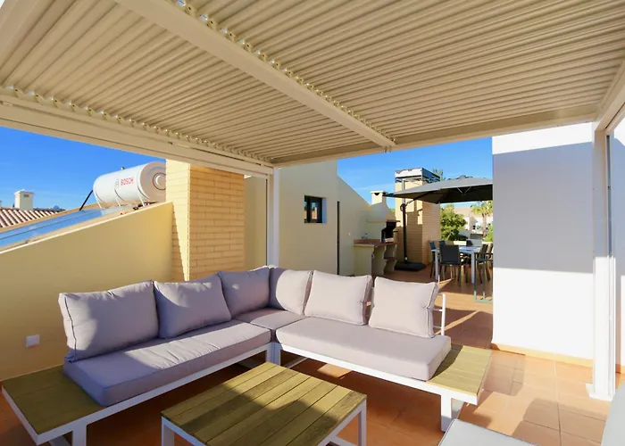 Birdie Bliss - Cleverdetails - Sleeps 4 Adults And 1 Child * 빌라모라