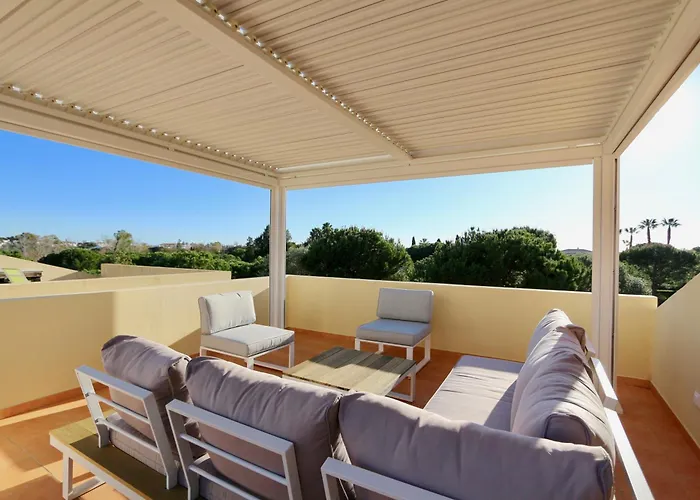 Birdie Bliss - Cleverdetails - Sleeps 4 Adults And 1 Child 아파트 빌라모라