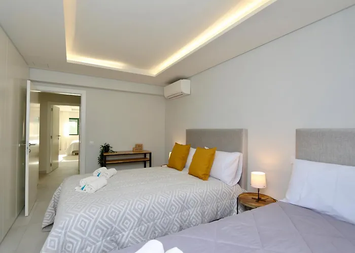 Birdie Bliss - Cleverdetails - Sleeps 4 Adults And 1 Child * 빌라모라