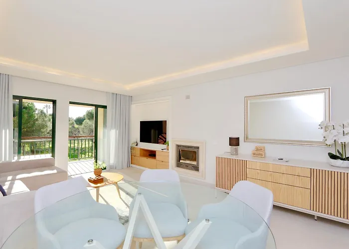 Birdie Bliss - Cleverdetails - Sleeps 4 Adults And 1 Child 아파트 빌라모라