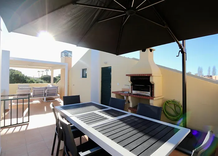 Birdie Bliss - Cleverdetails - Sleeps 4 Adults And 1 Child 维拉摩拉