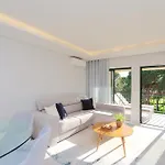 Birdie Bliss - Cleverdetails - Sleeps 4 Adults And 1 Child アパート