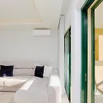 Birdie Bliss - Cleverdetails - Sleeps 4 Adults And 1 Child アパート *