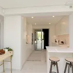 Birdie Bliss - Cleverdetails - Sleeps 4 Adults And 1 Child アパート *
