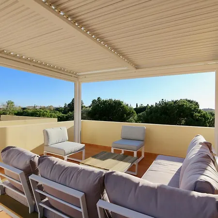 Birdie Bliss - Cleverdetails - Sleeps 4 Adults And 1 Child Apartment Vilamoura